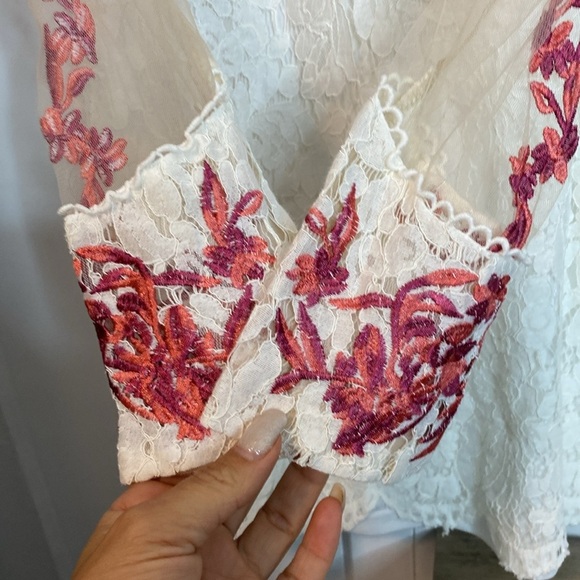 MISSGUIDED | Unique Tulle embroidered lace long sleeve cocktail dress - US4 - Picture 5 of 6